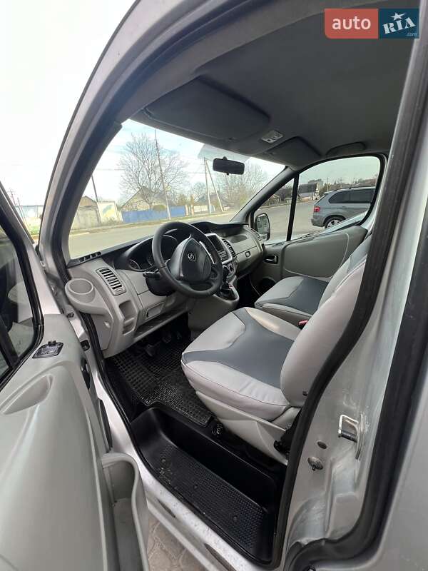 Мінівен Opel Vivaro 2011 в Чемерівцях