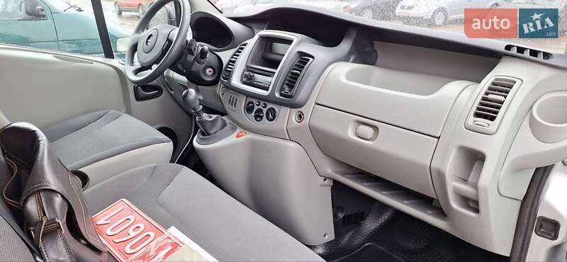 Хетчбек Opel Vivaro 2011 в Луцьку