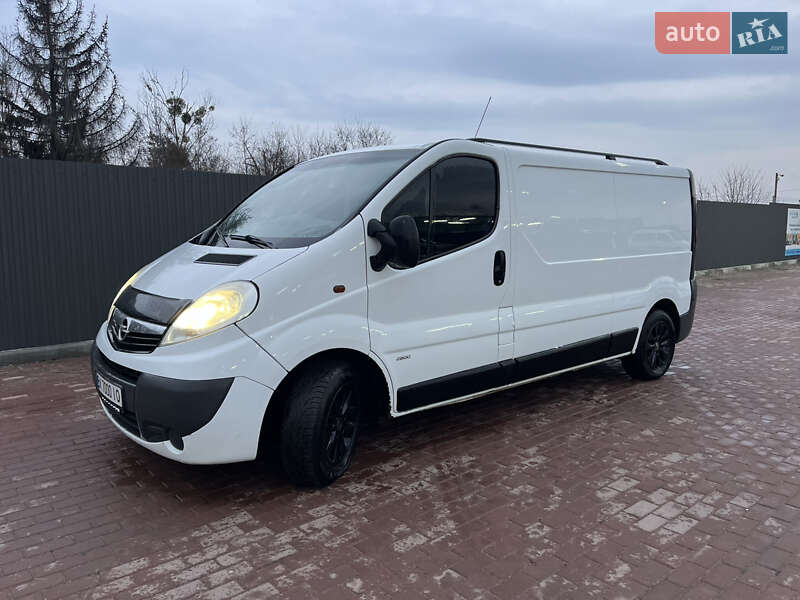 Грузовой фургон Opel Vivaro 2011 в Сарнах