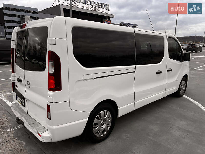 Минивэн Opel Vivaro 2015 в Киеве