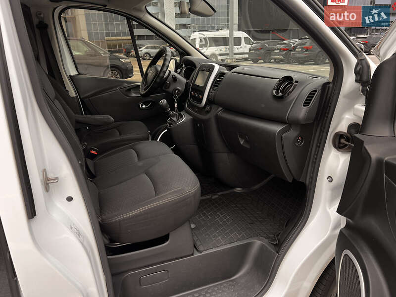 Минивэн Opel Vivaro 2015 в Киеве
