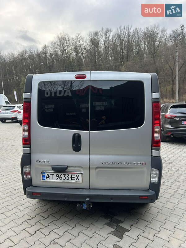 Минивэн Opel Vivaro 2007 в Черновцах