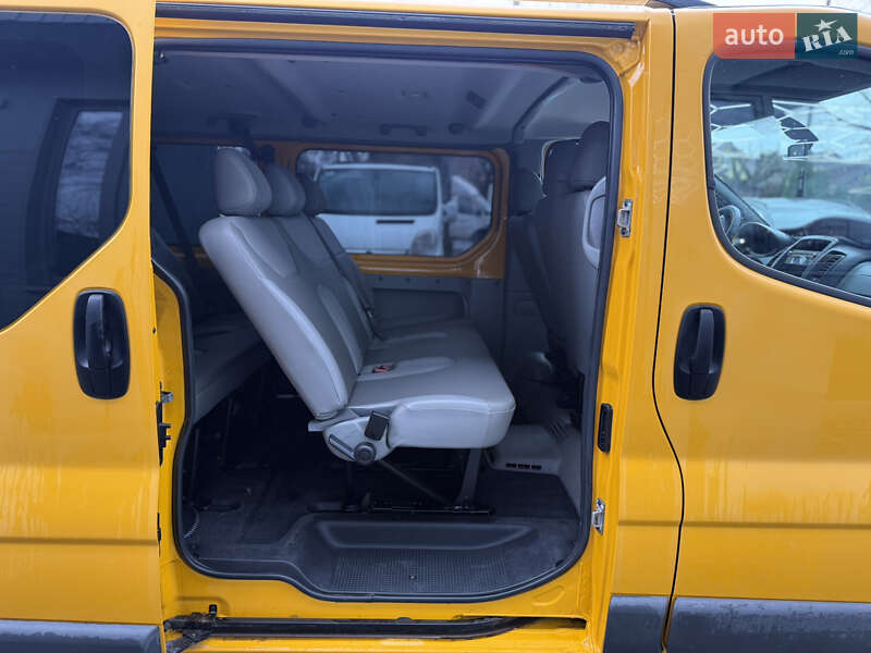 Мінівен Opel Vivaro 2014 в Чернівцях