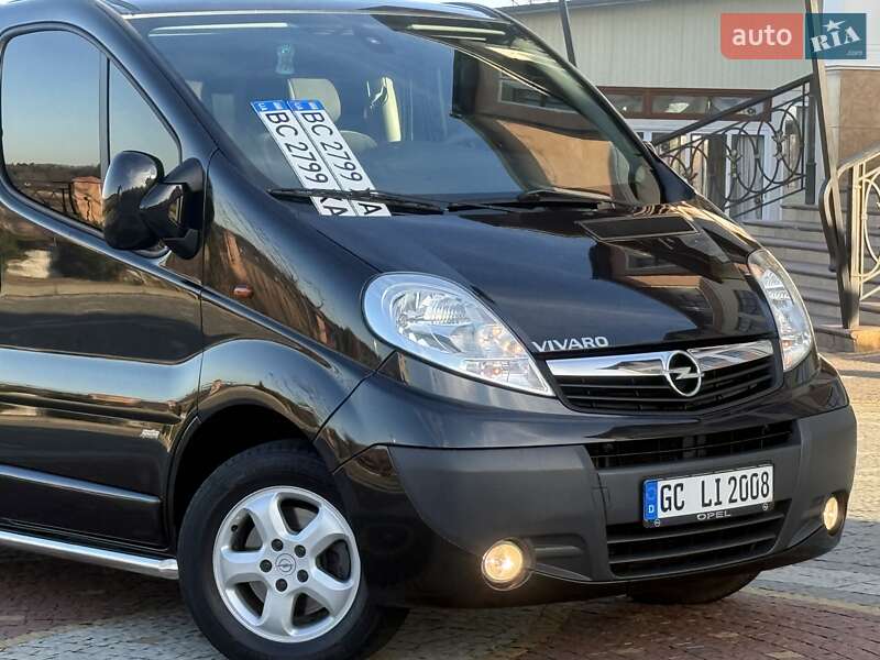 Минивэн Opel Vivaro 2011 в Дрогобыче