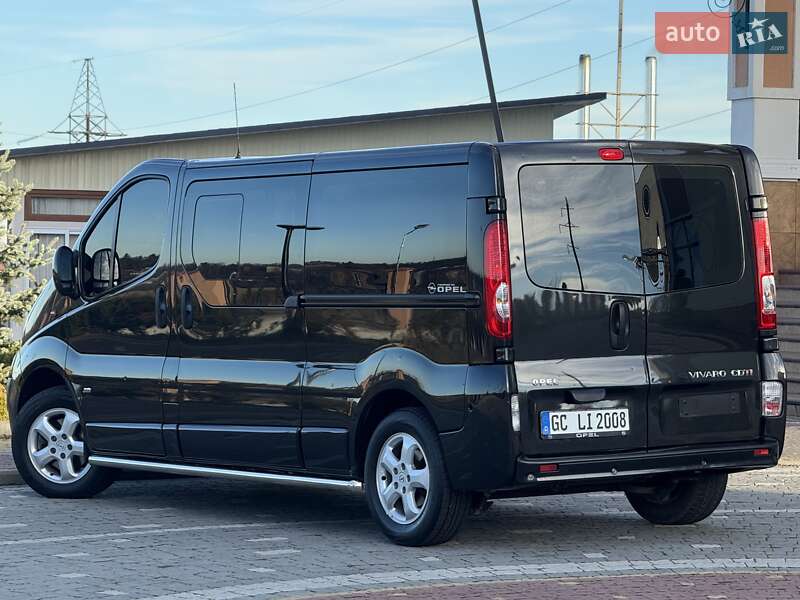 Минивэн Opel Vivaro 2011 в Дрогобыче