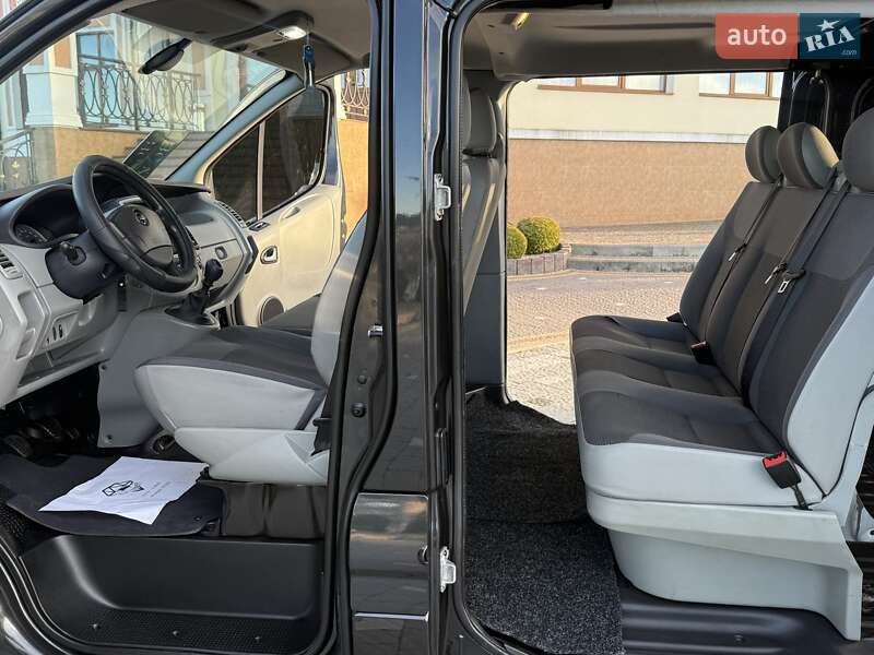 Минивэн Opel Vivaro 2011 в Дрогобыче