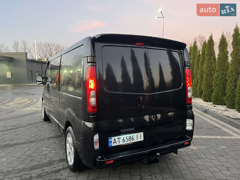 Минивэн Opel Vivaro 2013 в Надворной