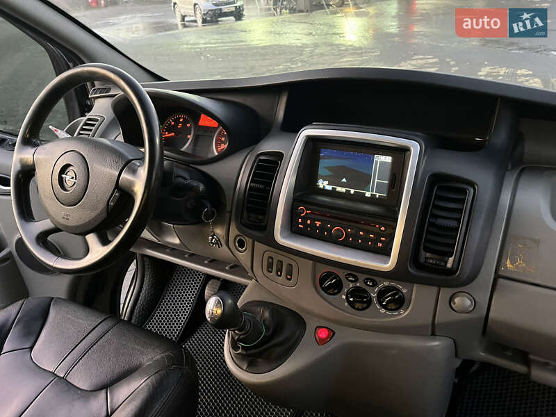 Минивэн Opel Vivaro 2013 в Надворной