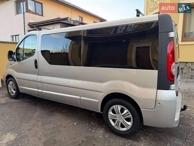 Минивэн Opel Vivaro 2012 в Львове
