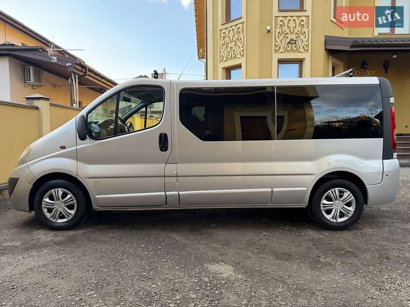 Минивэн Opel Vivaro 2012 в Львове