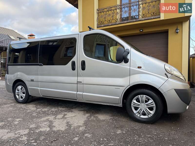 Минивэн Opel Vivaro 2012 в Львове