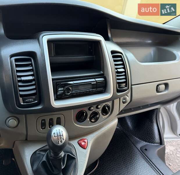 Минивэн Opel Vivaro 2012 в Львове