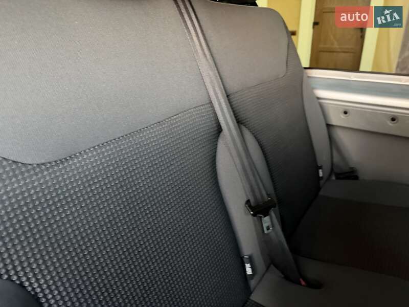 Минивэн Opel Vivaro 2012 в Львове