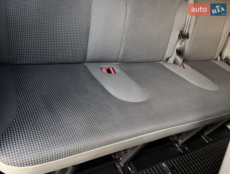 Минивэн Opel Vivaro 2012 в Львове