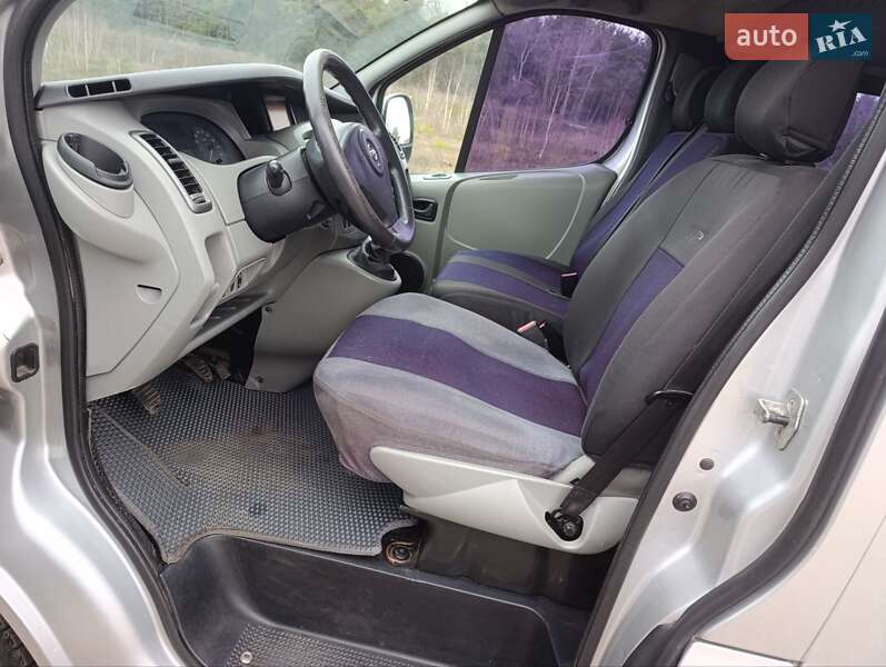 Минивэн Opel Vivaro 2010 в Ахтырке