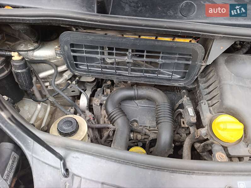 Минивэн Opel Vivaro 2010 в Ахтырке