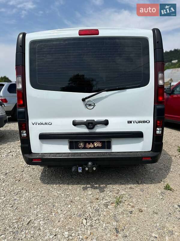 Минивэн Opel Vivaro 2016 в Могилев-Подольске