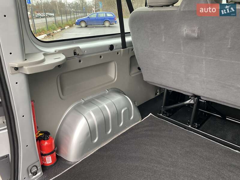 Минивэн Opel Vivaro 2013 в Виннице