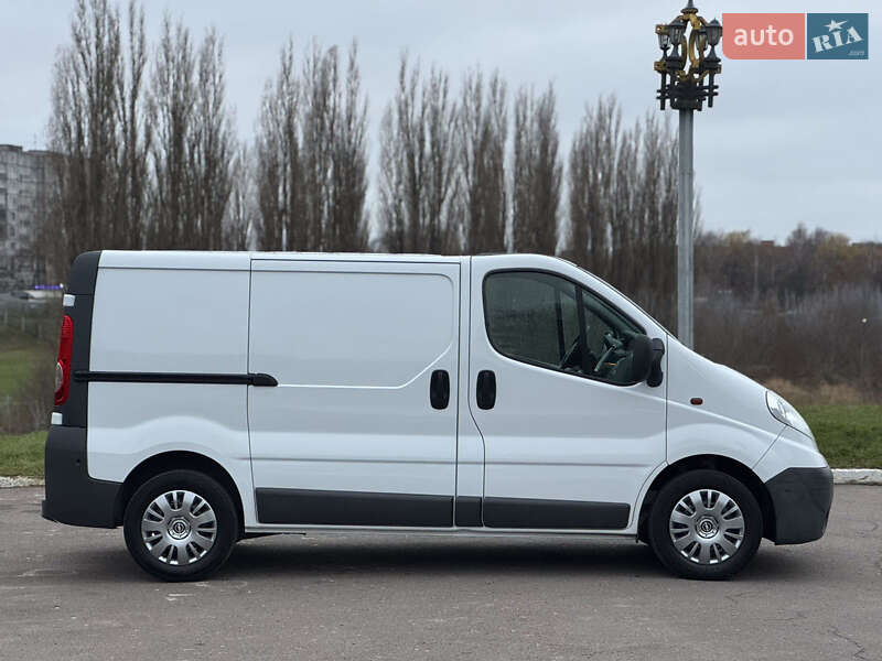Грузовой фургон Opel Vivaro 2013 в Ровно