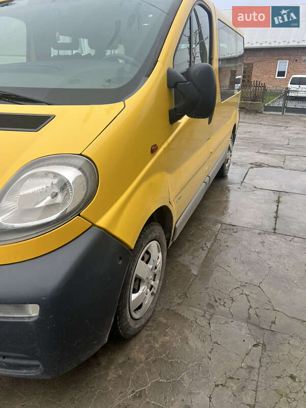 Минивэн Opel Vivaro 2004 в Копычинце