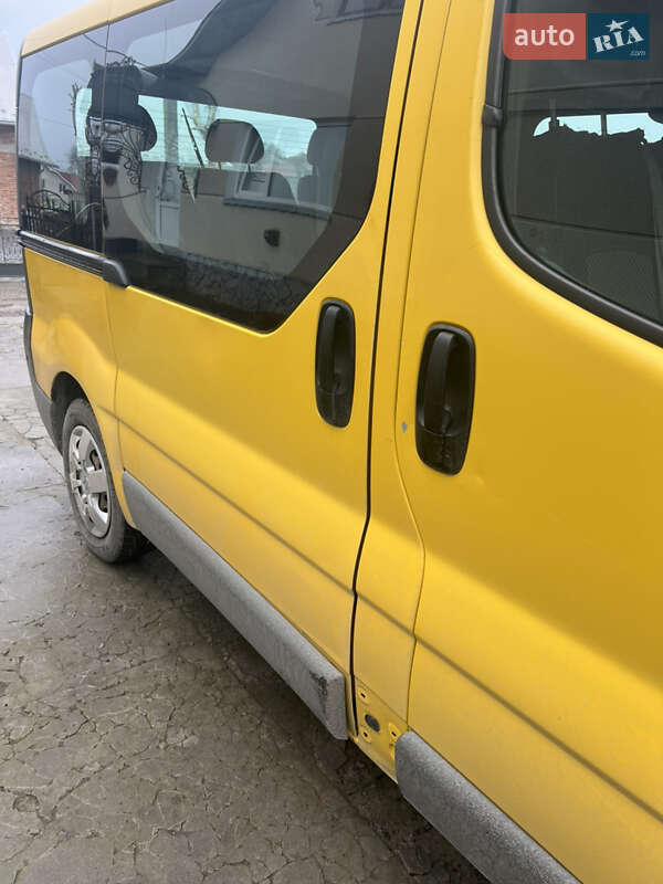 Минивэн Opel Vivaro 2004 в Копычинце