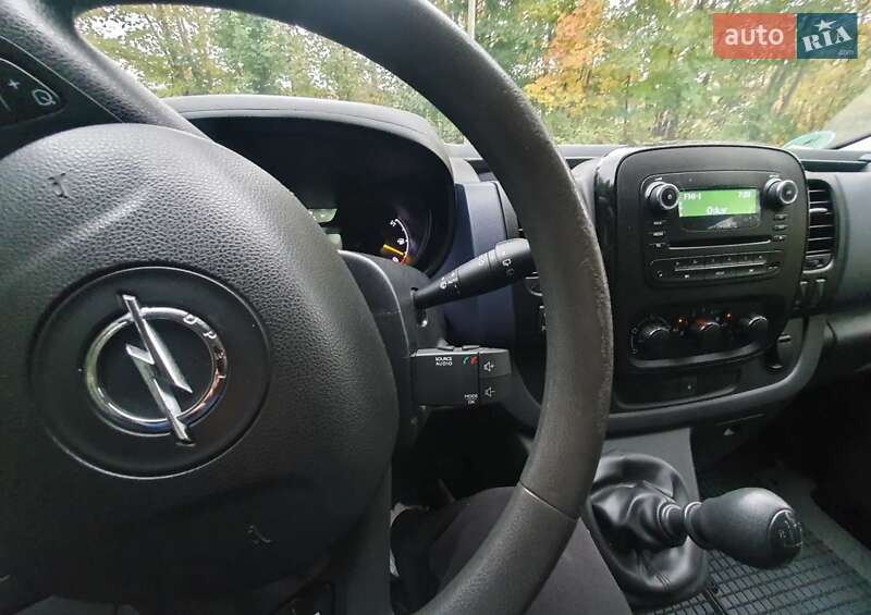 Минивэн Opel Vivaro 2016 в Киеве