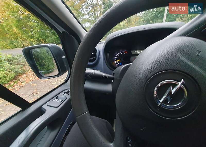 Минивэн Opel Vivaro 2016 в Киеве