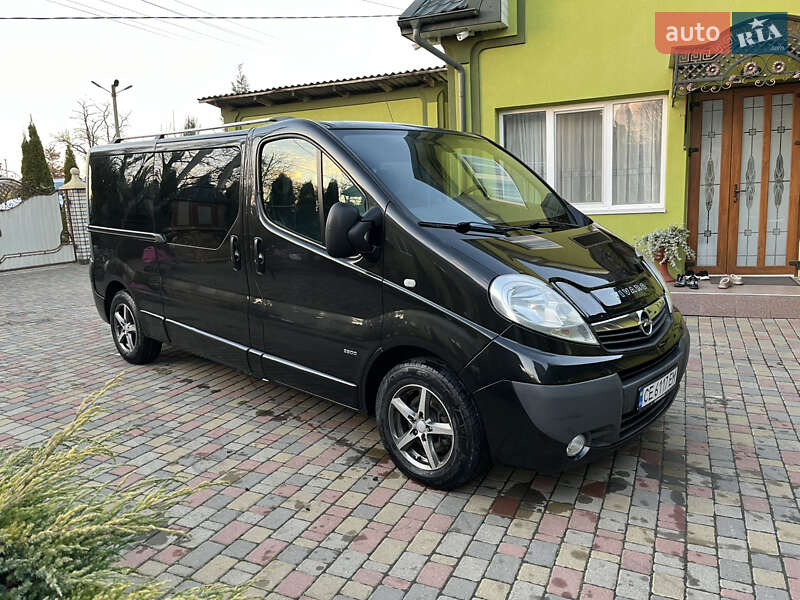 Минивэн Opel Vivaro 2013 в Кицмани