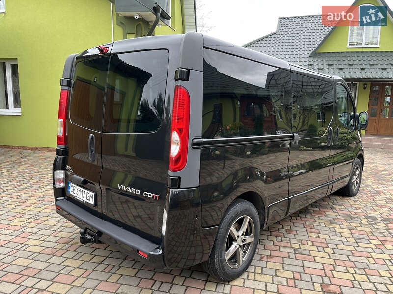 Минивэн Opel Vivaro 2013 в Кицмани