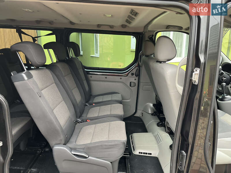 Минивэн Opel Vivaro 2013 в Кицмани