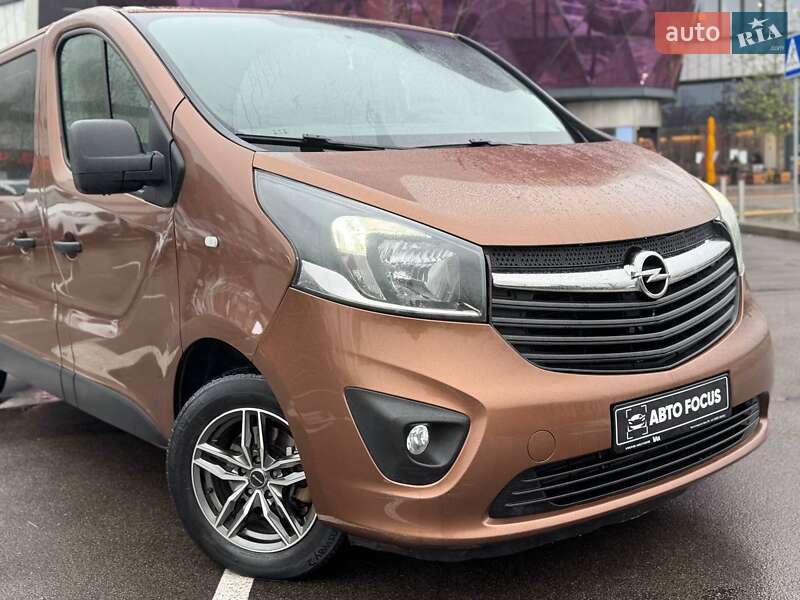 Минивэн Opel Vivaro 2017 в Киеве