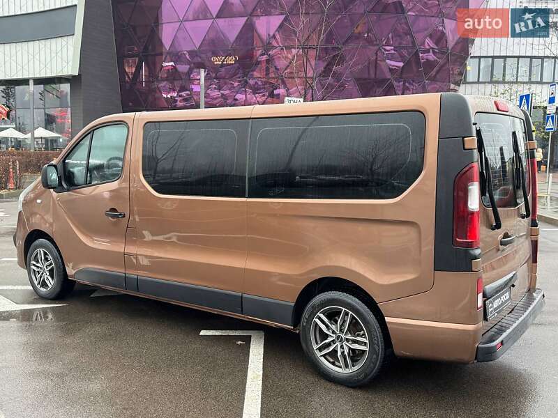 Минивэн Opel Vivaro 2017 в Киеве