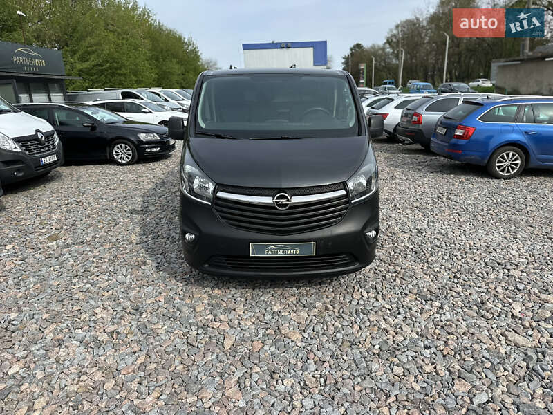 Грузовой фургон Opel Vivaro 2016 в Ровно