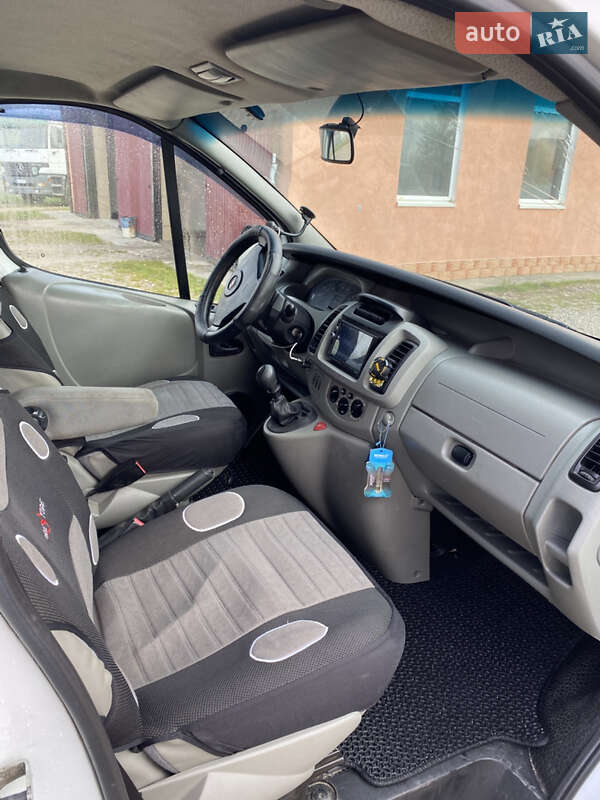 Мінівен Opel Vivaro 2004 в Новояворівську фото 6 Мінівен Opel Vivaro 2004 в Новояворівську