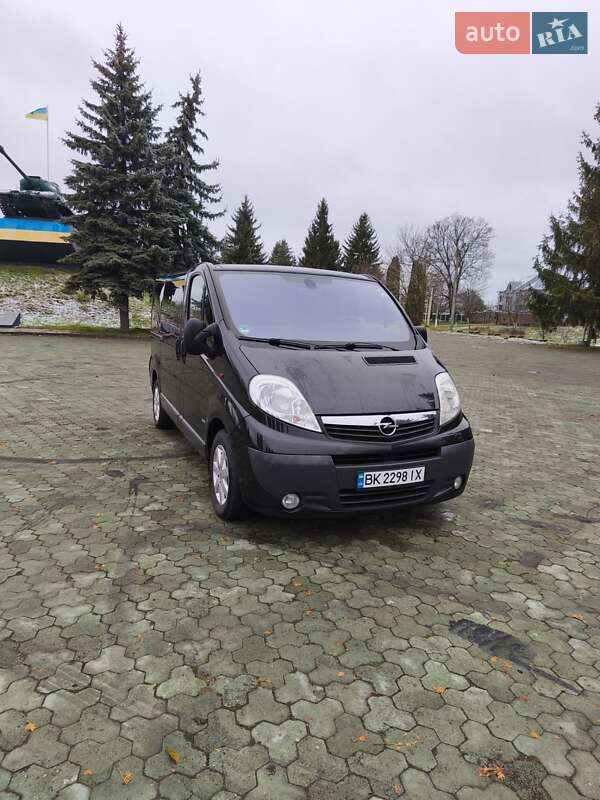 Мінівен Opel Vivaro 2008 в Дубні