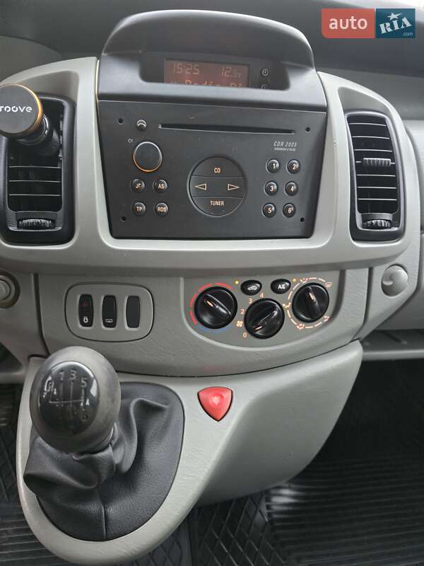 Мінівен Opel Vivaro 2006 в Запоріжжі