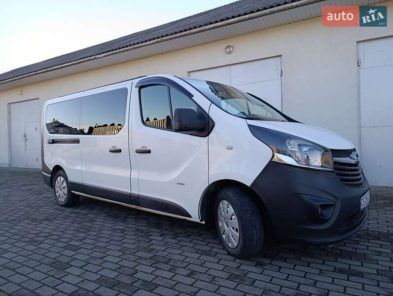 Минивэн Opel Vivaro 2015 в Черновцах