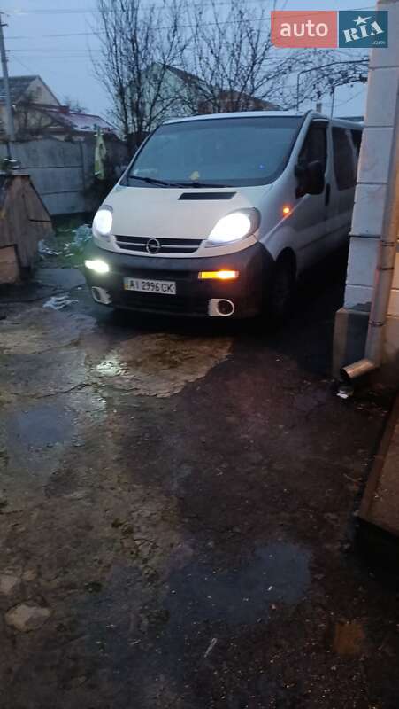 Минивэн Opel Vivaro 2002 в Ровно