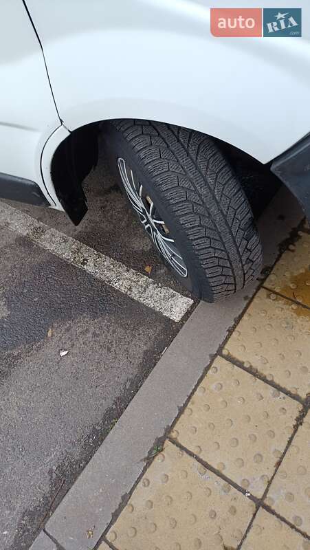 Минивэн Opel Vivaro 2002 в Ровно