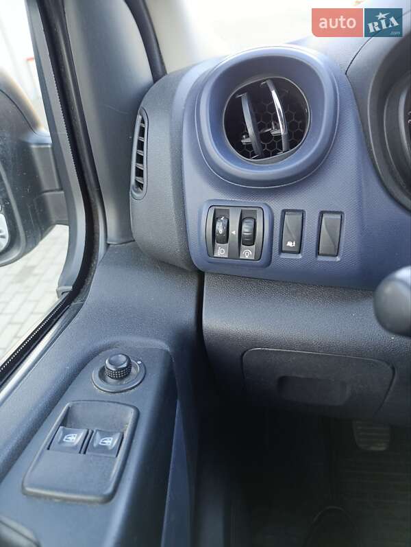 Минивэн Opel Vivaro 2015 в Черновцах