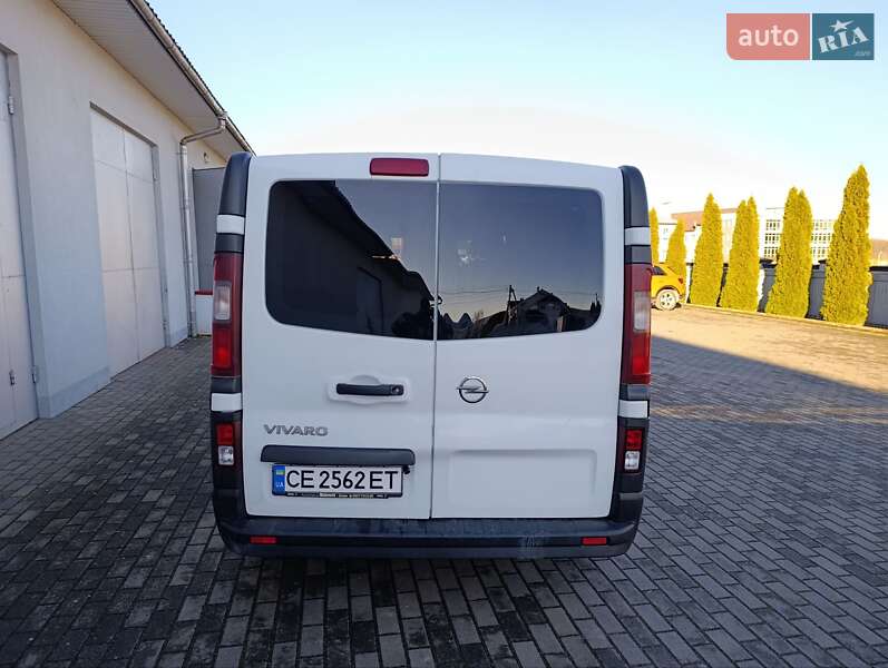 Минивэн Opel Vivaro 2015 в Черновцах