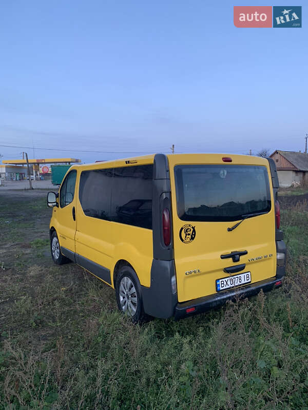 Минивэн Opel Vivaro 2004 в Теофиполе
