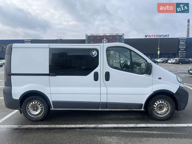 Минивэн Opel Vivaro 2004 в Киеве фото 4 Минивэн Opel Vivaro 2004 в Киеве