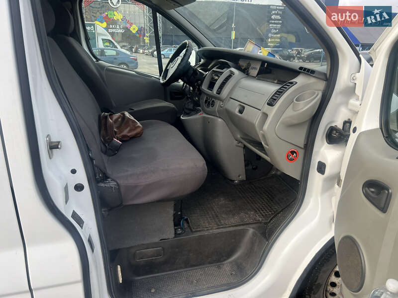 Минивэн Opel Vivaro 2004 в Киеве фото 11 Минивэн Opel Vivaro 2004 в Киеве