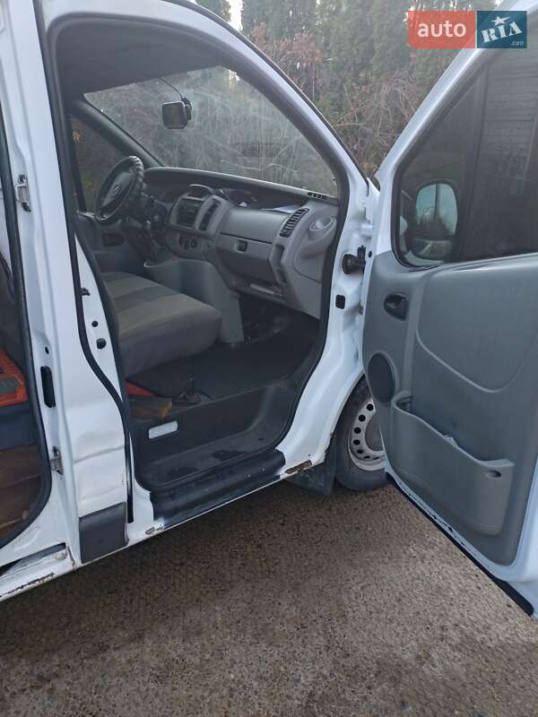 Грузовой фургон Opel Vivaro 2004 в Харькове фото 5 Грузовой фургон Opel Vivaro 2004 в Харькове