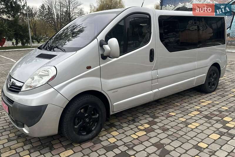 Минивэн Opel Vivaro 2013 в Луцке