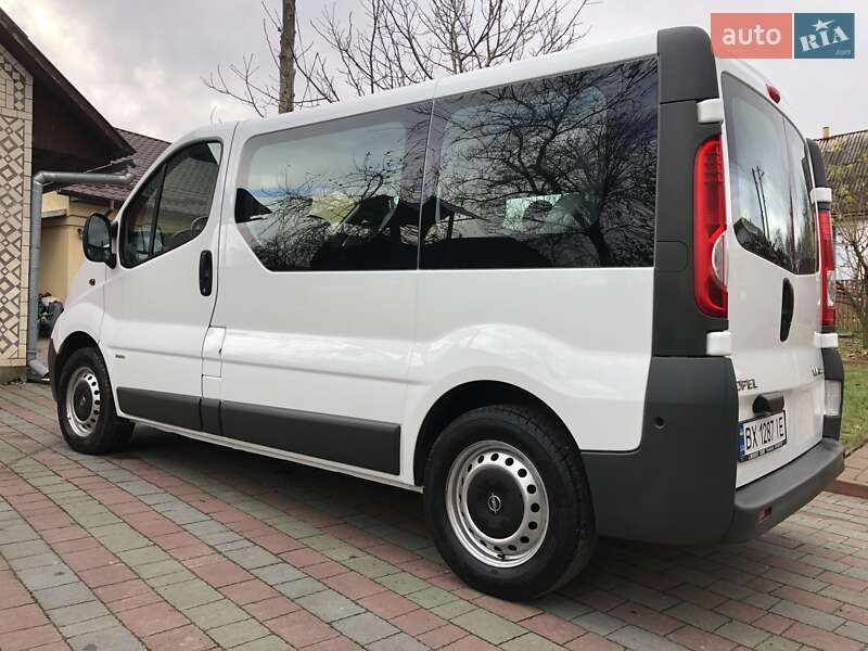 Минивэн Opel Vivaro 2012 в Красилове