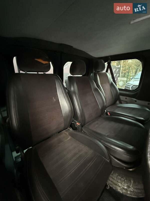 Минивэн Opel Vivaro 2011 в Сумах