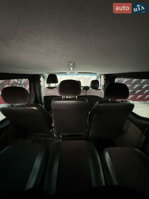 Минивэн Opel Vivaro 2011 в Сумах