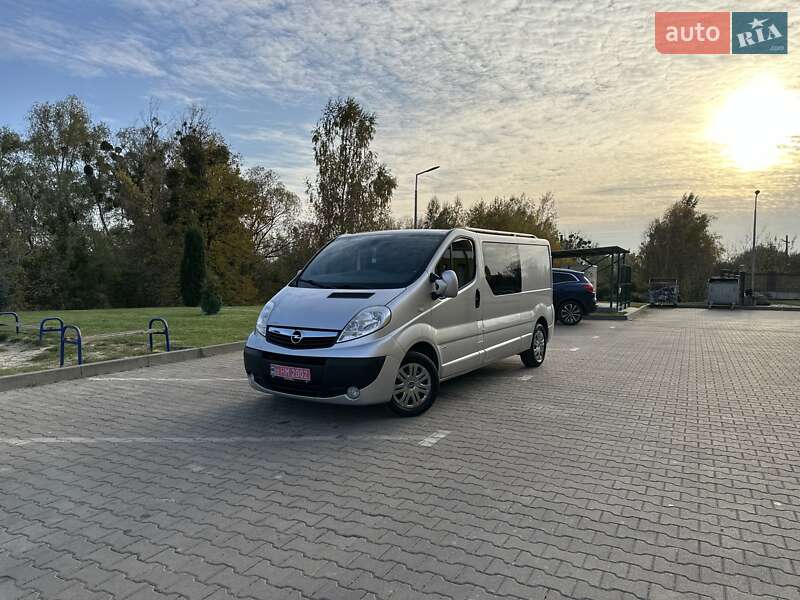 Минивэн Opel Vivaro 2013 в Дубно
